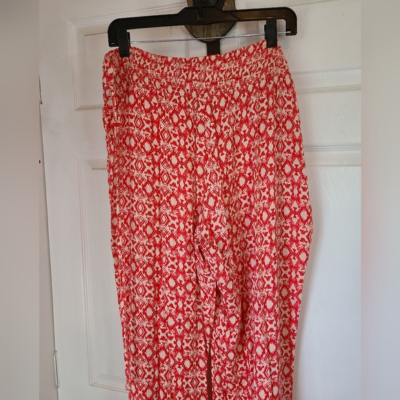 (1213) No Boundaries Woman's Pants, Size: XL (15-17) Color: Red/White - Picture 8 of 13